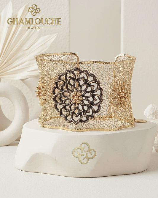 18K Italian Gold Flower Modern Bangle