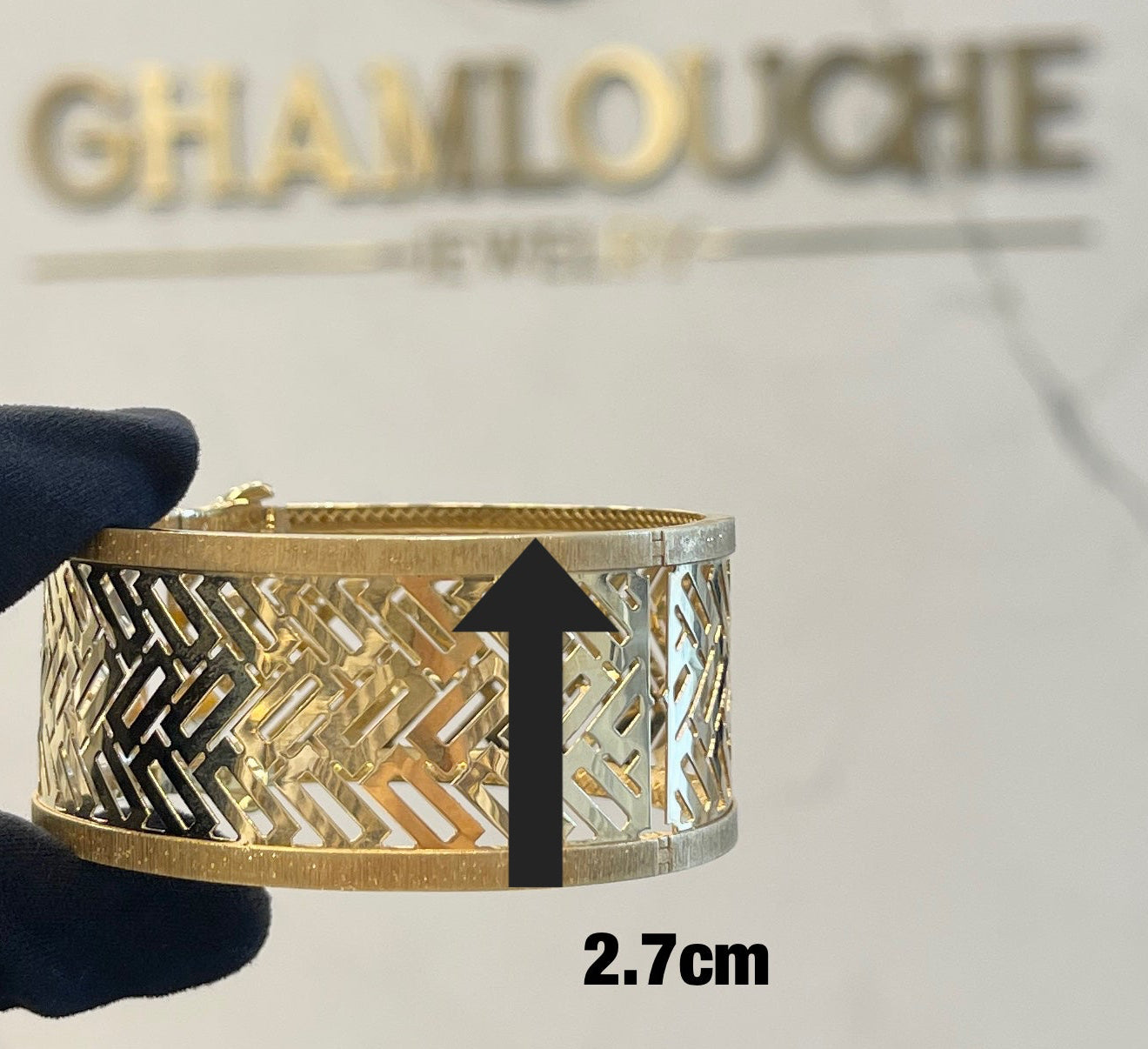 18K Gold Modern Bangle