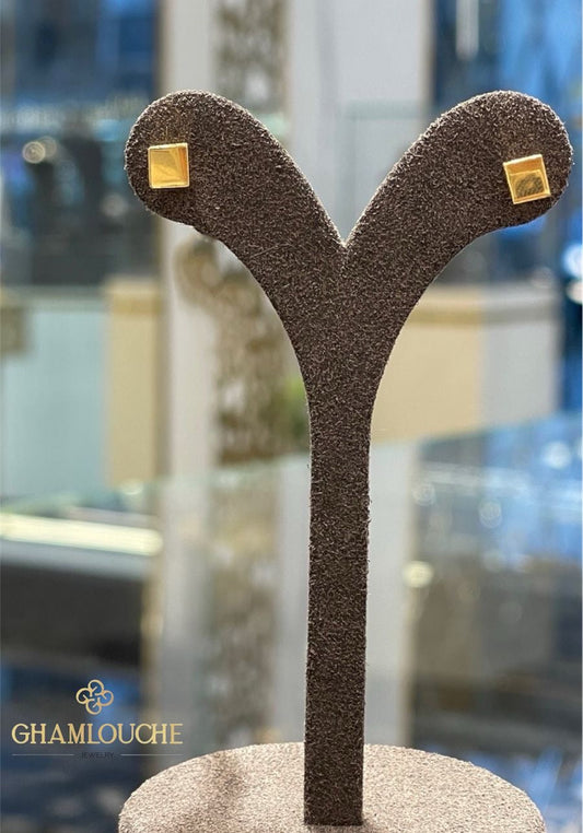 18K Gold Stud Earrings