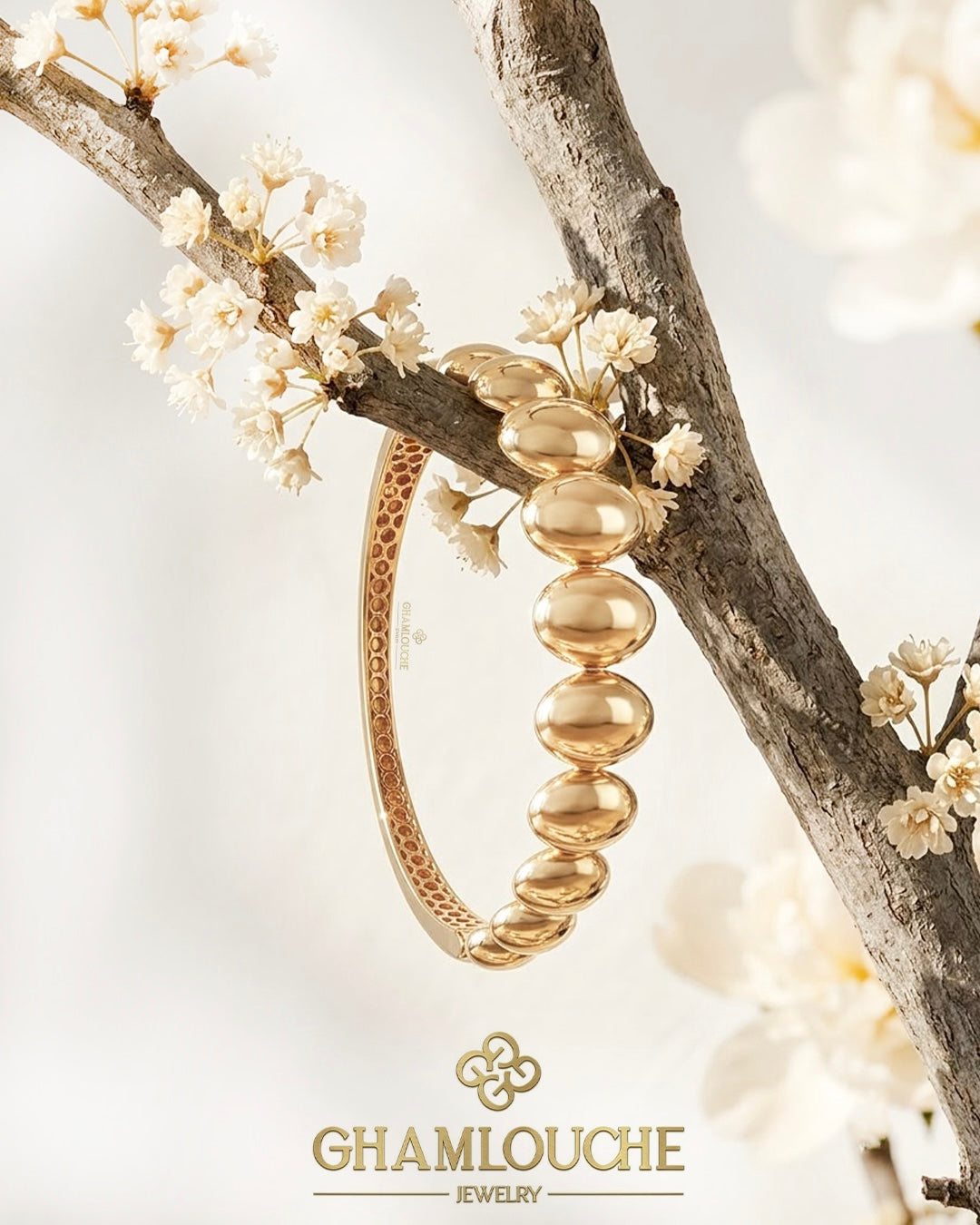 18K Gold Modern Bangle