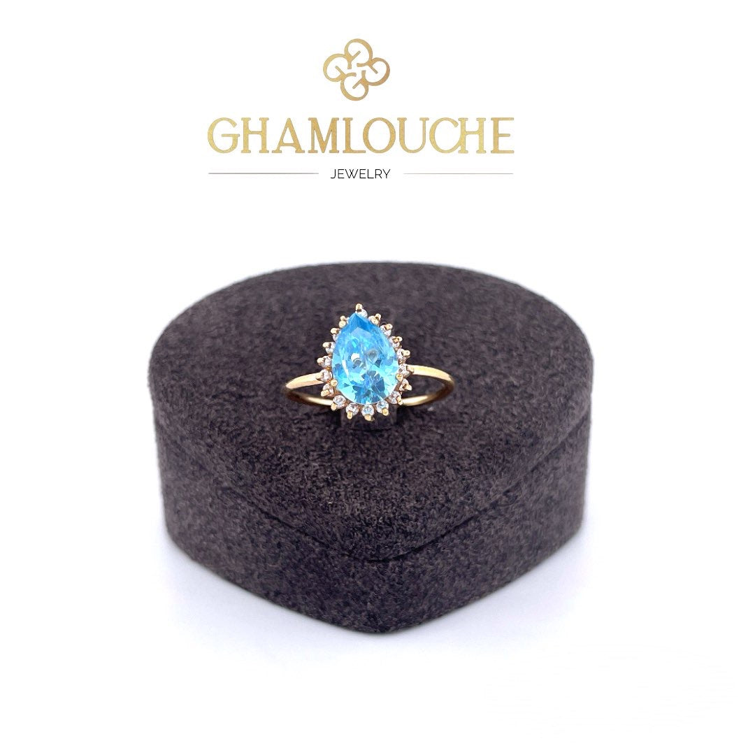 18K Gold Ring with Stones
