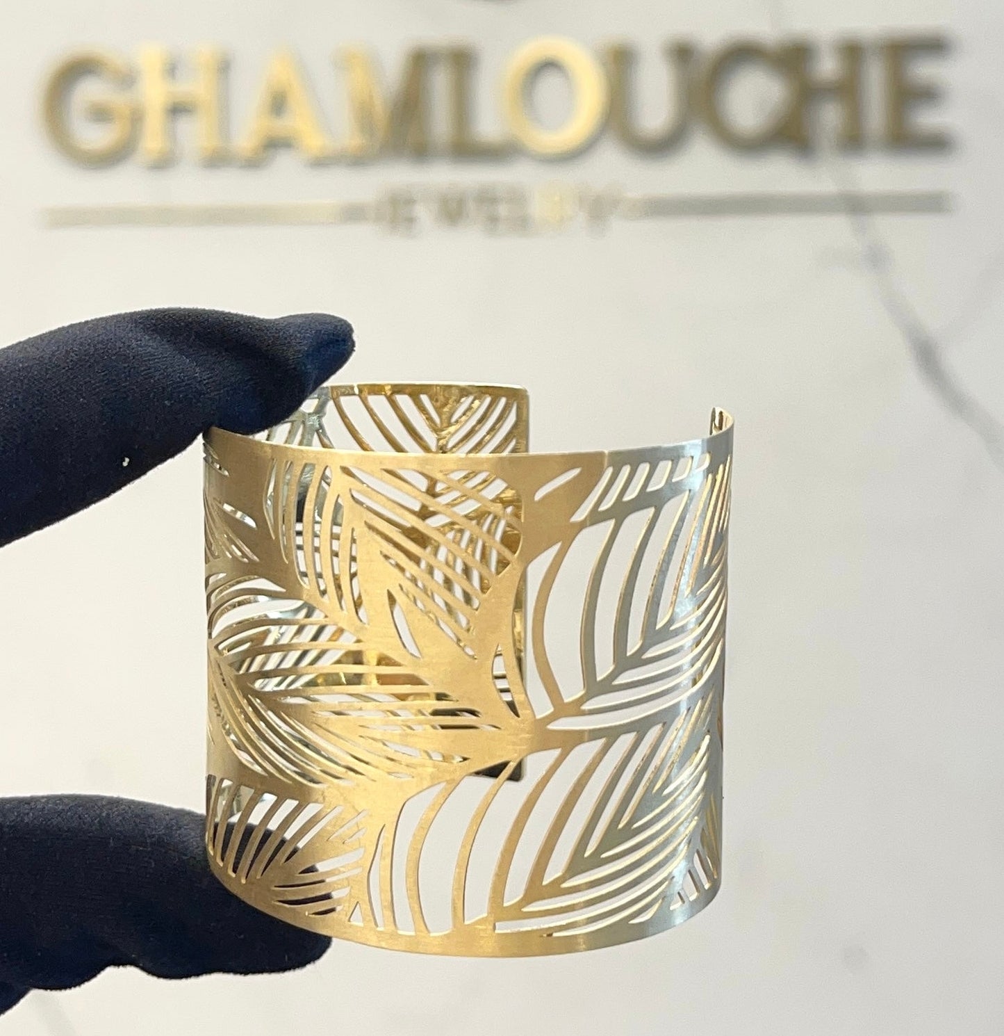 18K Gold Modern Bangle