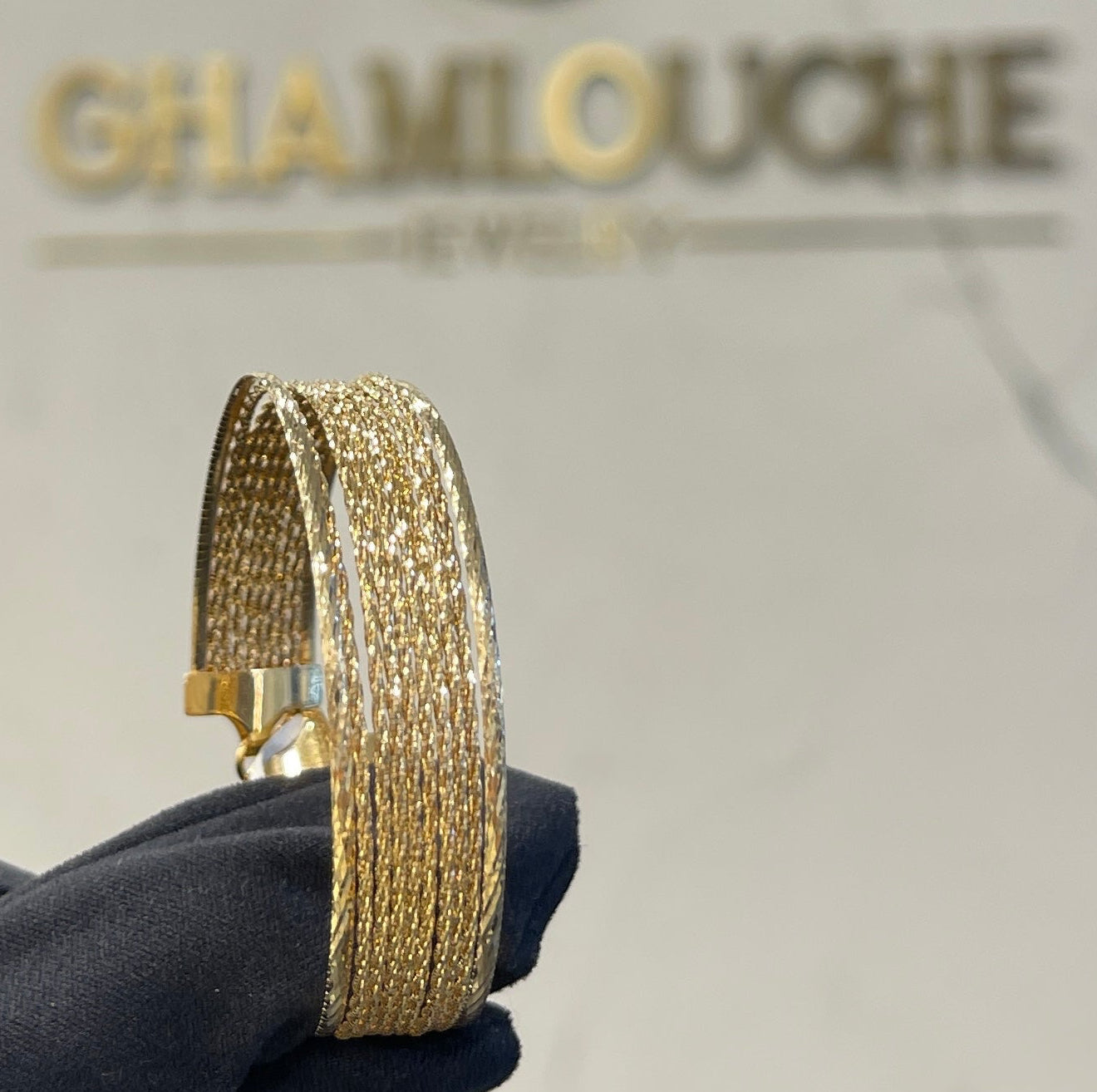 18K Italian Gold Modern Bangle