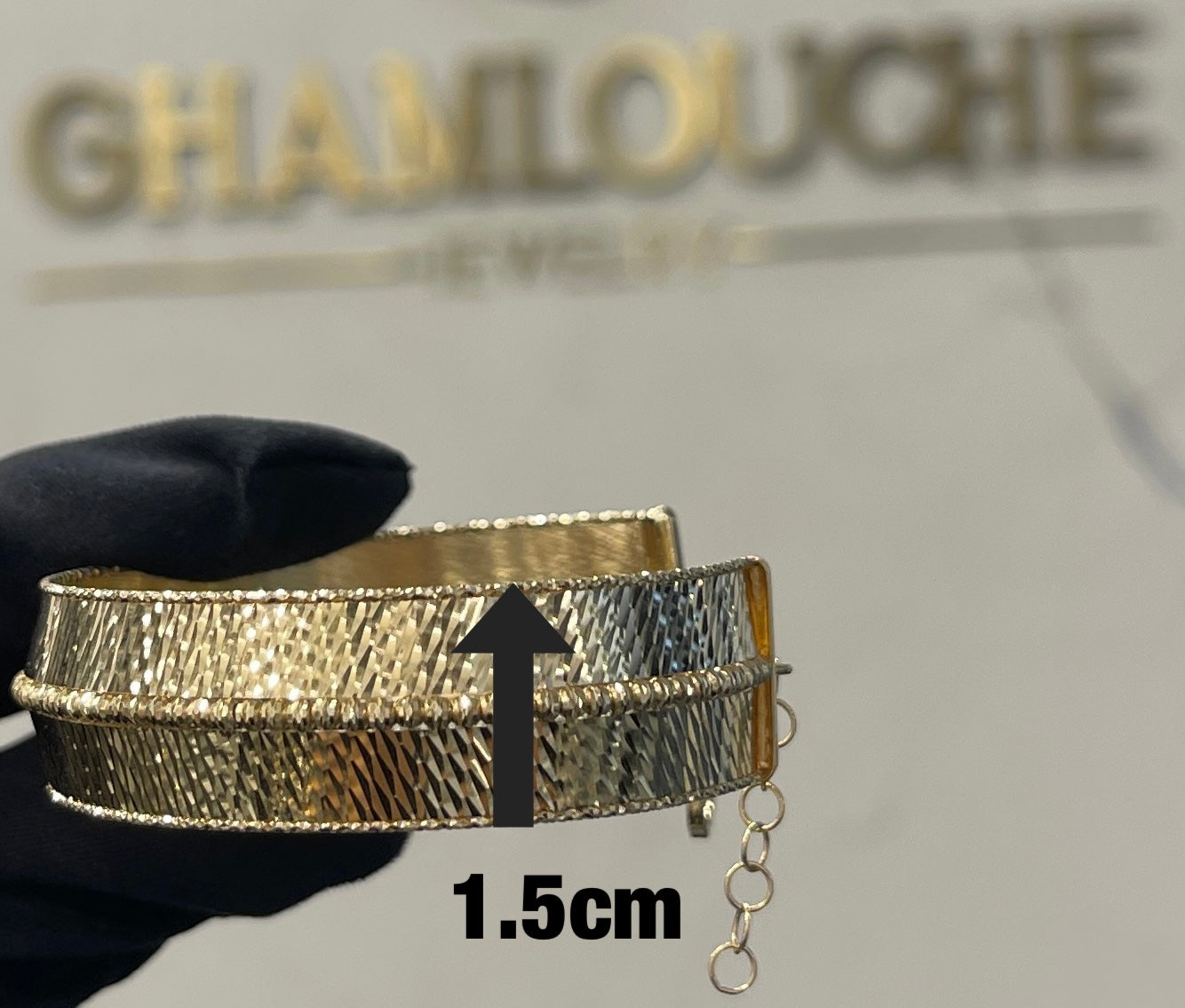 18K Italian Gold Modern Bangle