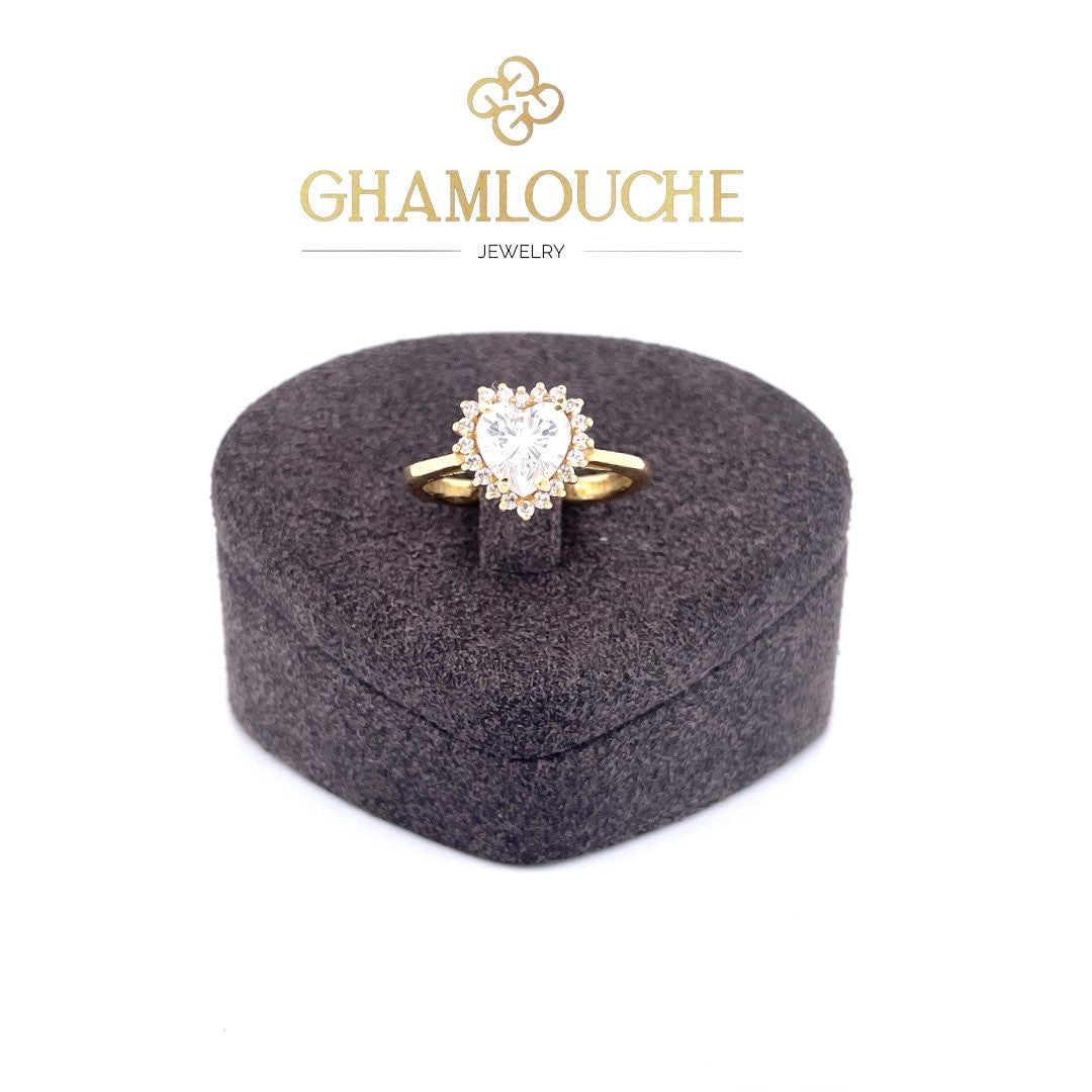 18K Gold Heart Ring with Stones