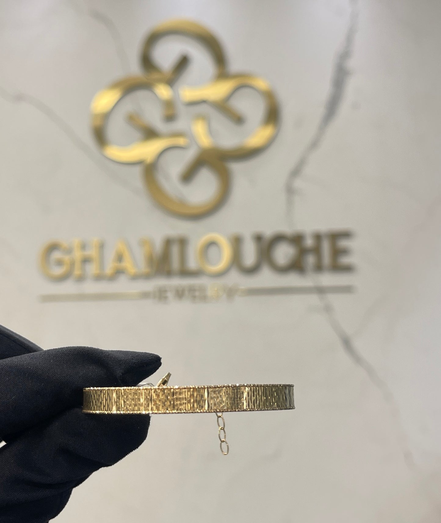 18K Italian Gold Modern Bangle