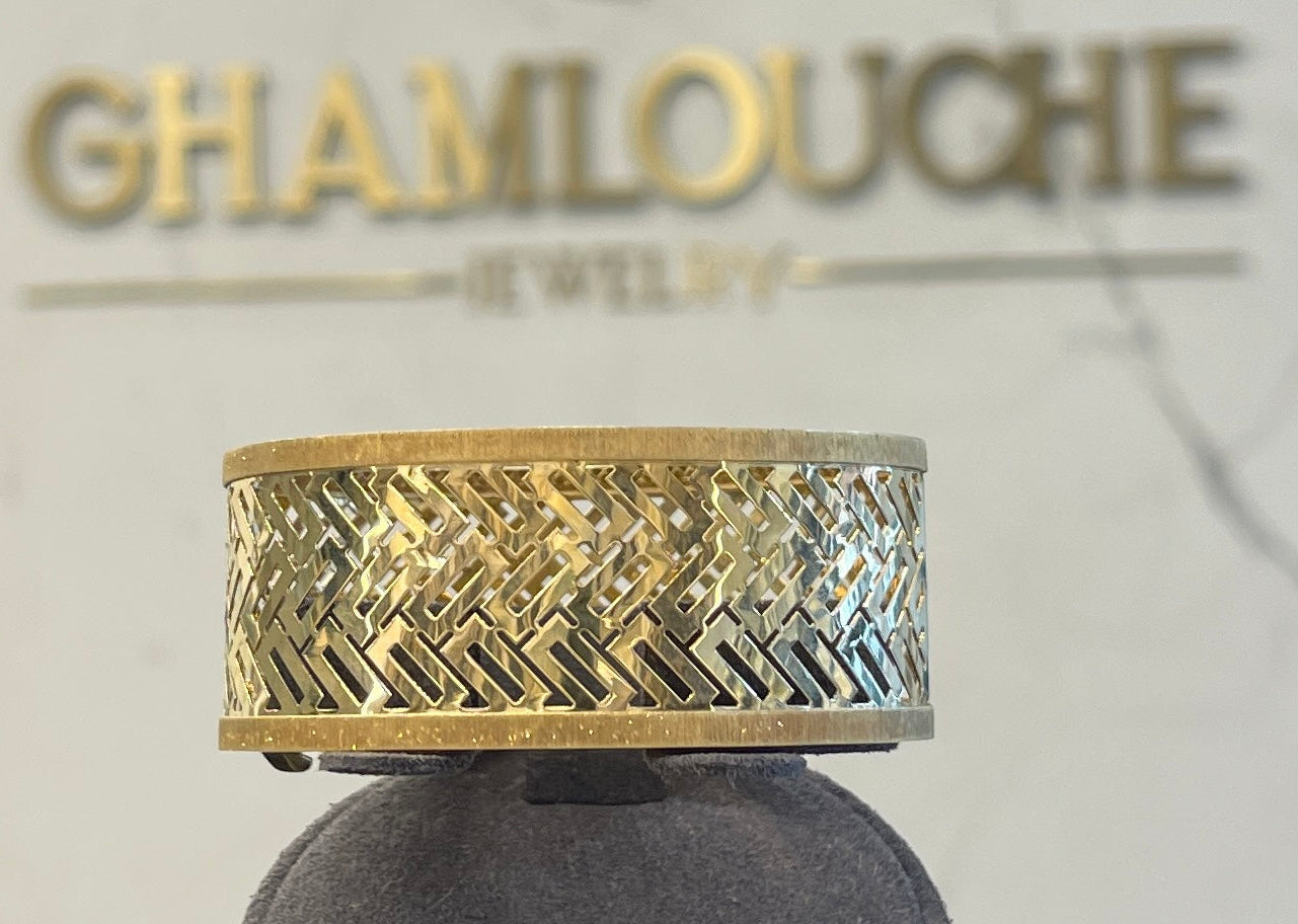 18K Gold Modern Bangle