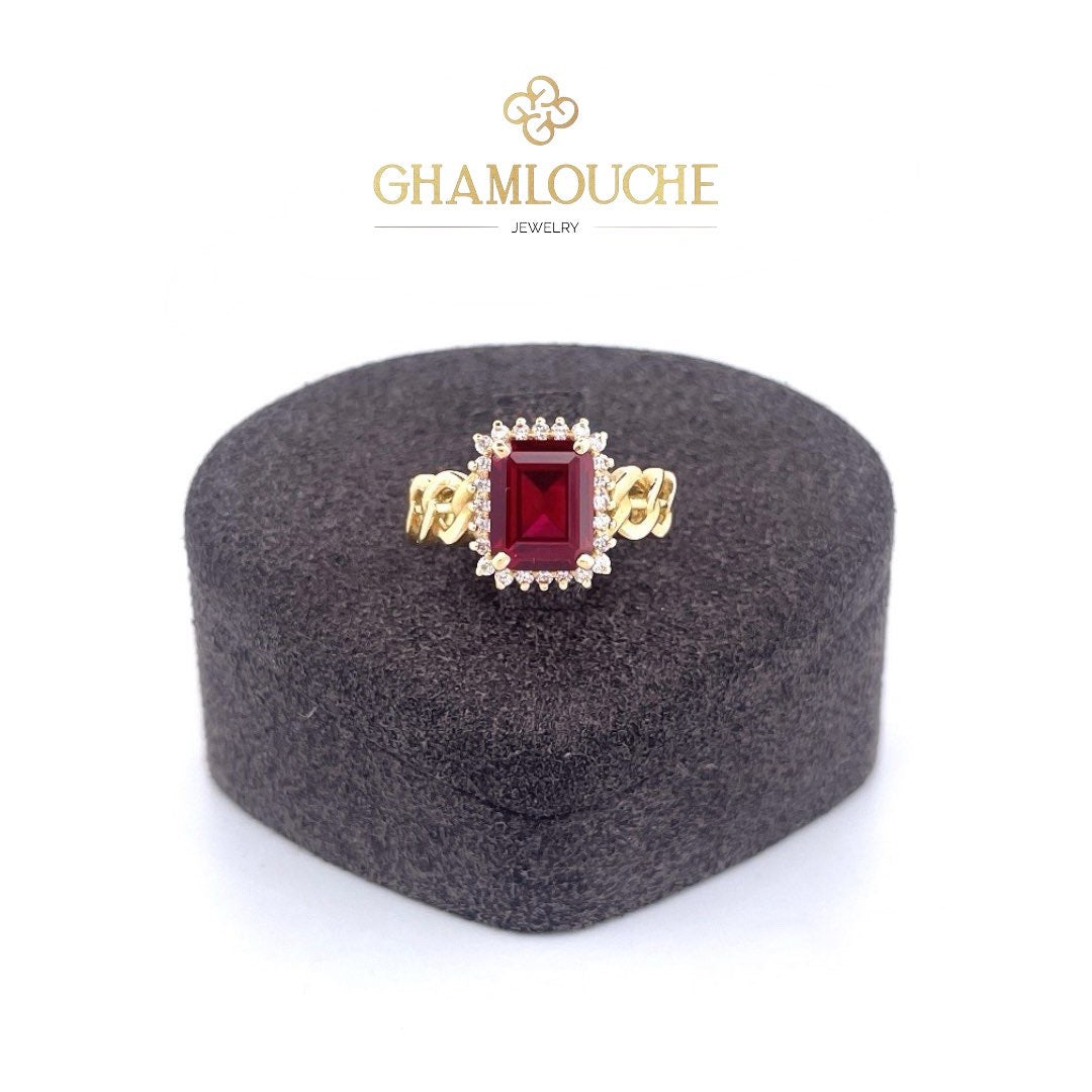 18K Gold Ring with Stones