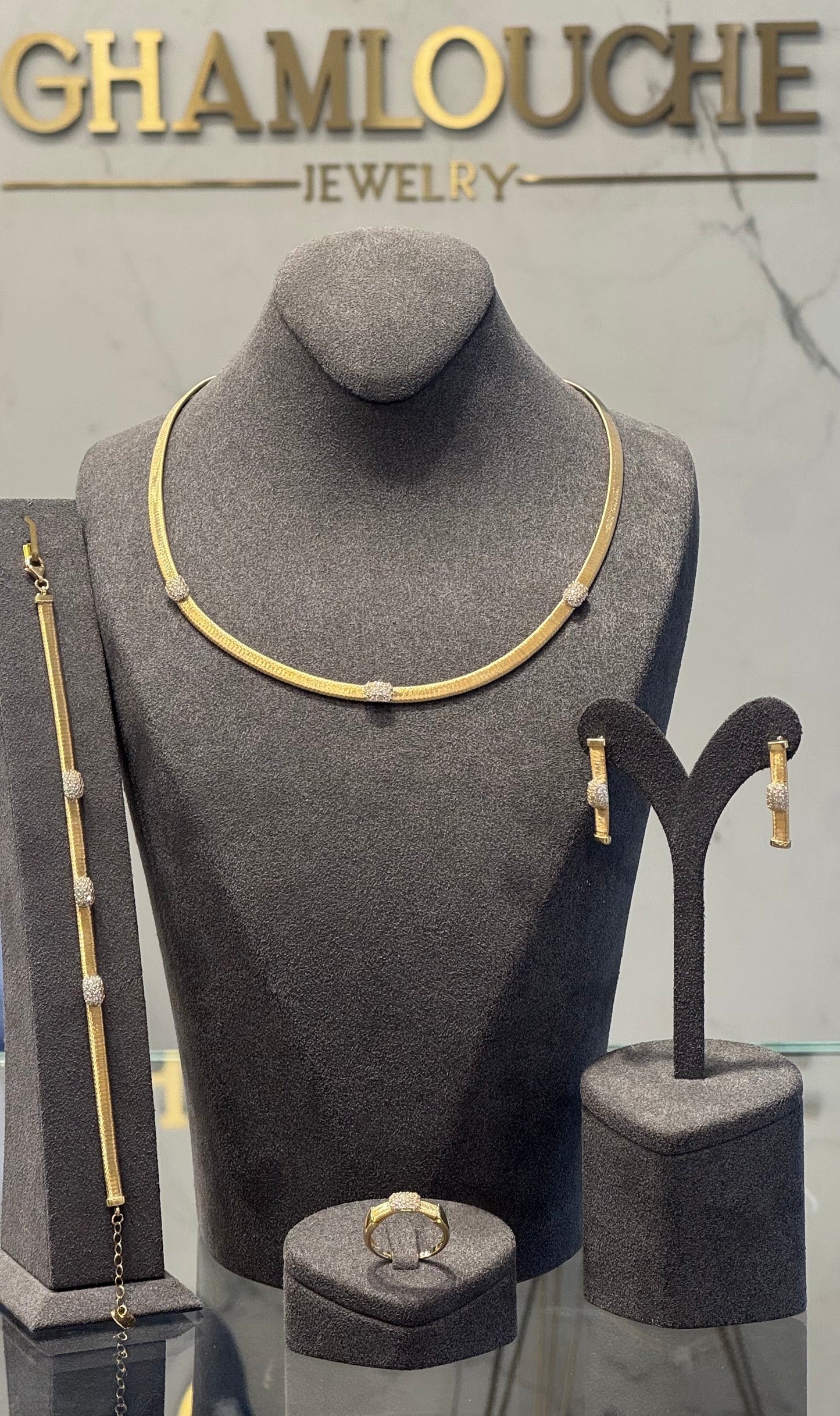 18K Gold Set with Stones